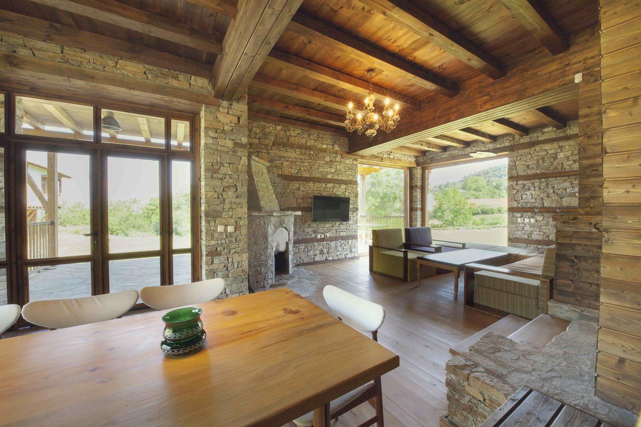 Leshten Guest Homes Exterior photo