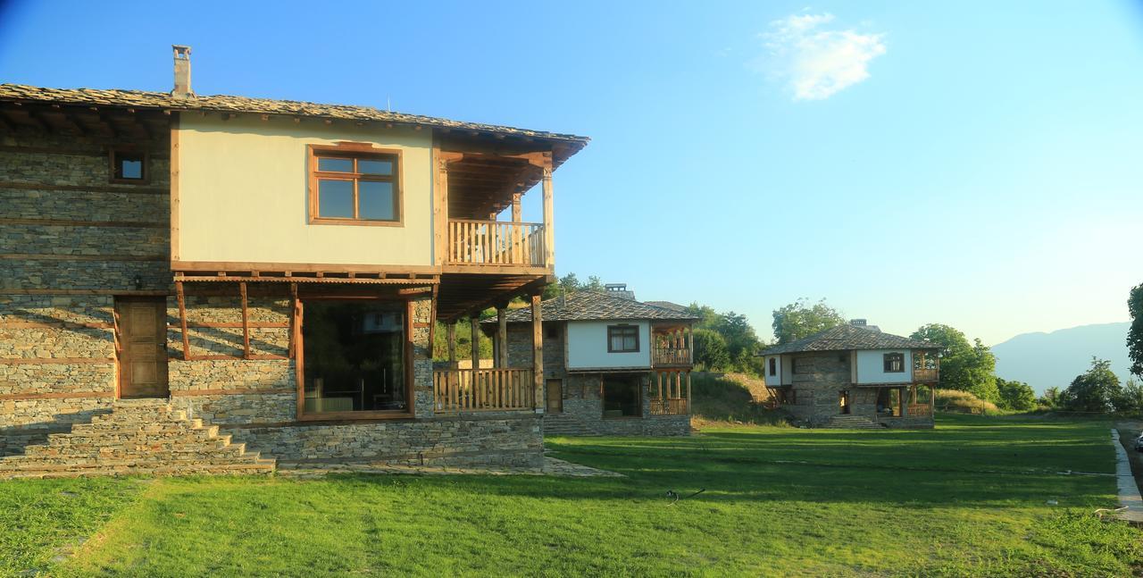 Leshten Guest Homes Exterior photo
